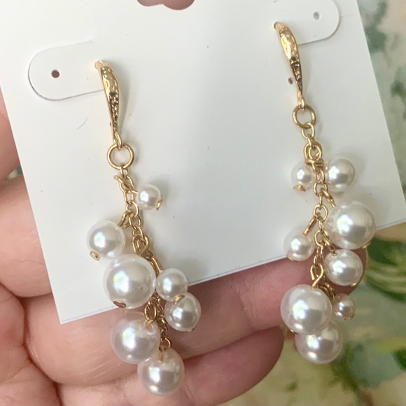 PEARL DANGLE DROP EARRINGS LAUNDRY BY SHERRI SEGAL NWT⭐️QUALITY GOLD PIERCED - Picture 3 of 6